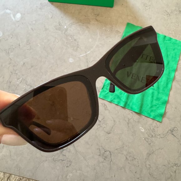 Bottega Veneta Brown Cat-Eye Classic Sunglasses - Picture 8 of 11